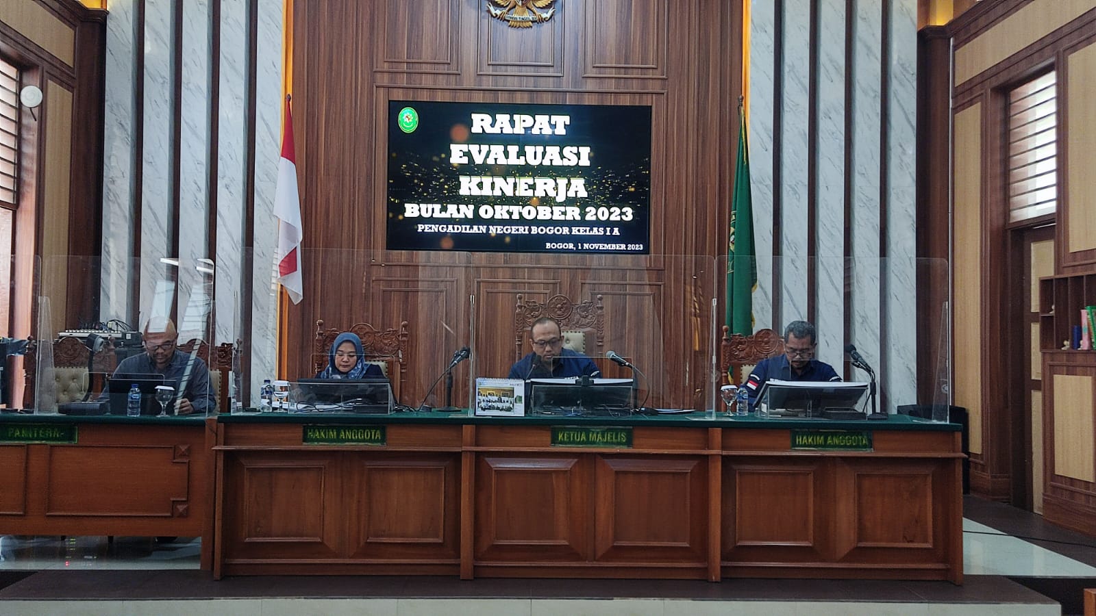 Rapat Evaluasi Kinerja Bulan Oktober Pengadilan Negeri Bogor