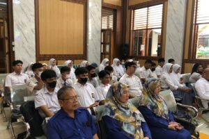 Kunjungan SMA 4 PGRI Bogor (3) Kunjungan SMA 4 PGRI Bogor (3)